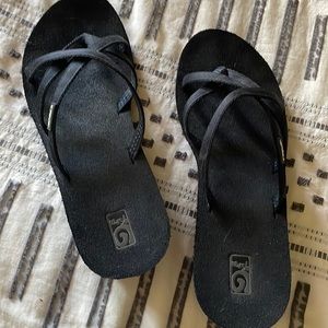 Teva mush flip flops sandals, like new
